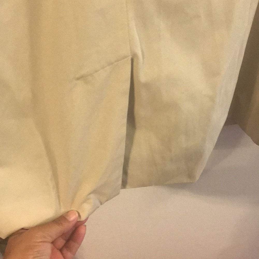 Weatherproof tan raincoat - Picture 7 of 9